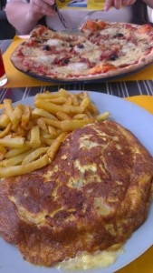 Omelette Paysanne and Pizza Chevre at Le Globe, Issoire